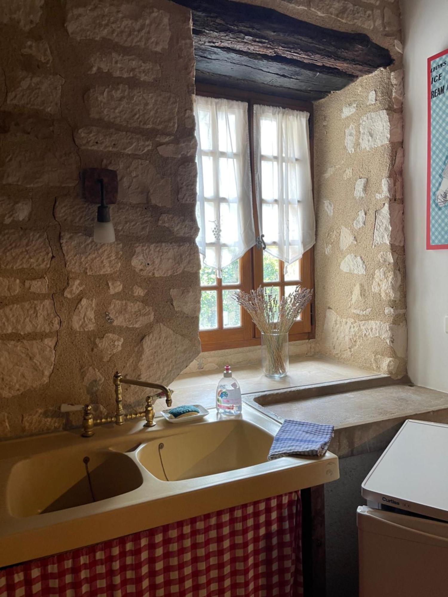 La Maison D'Alienor - Gites De Caractere A Chablis - 89 Buitenkant foto